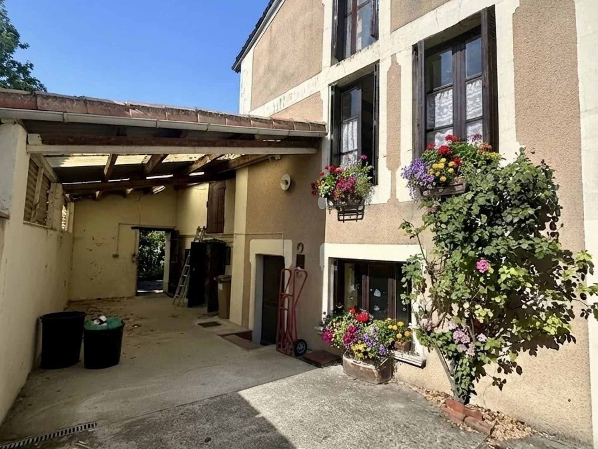 Maison 77 m² · à Saint-Martin-la-Pallu · 77 m² · 56 900 €
