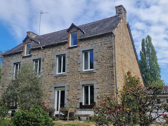 Maison en pierres proche bourg — photo du bien