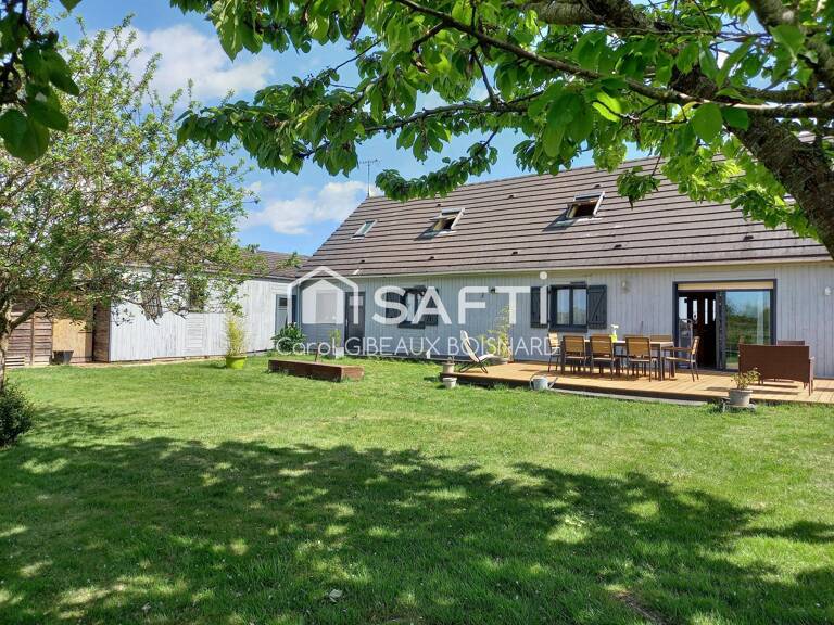 Beau pavillon avec 4 chambres, 2 garages et terrain — photo 1
