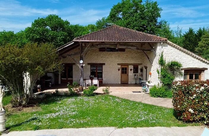 Propriété en pierre avec dépendances et piscine — photo 2