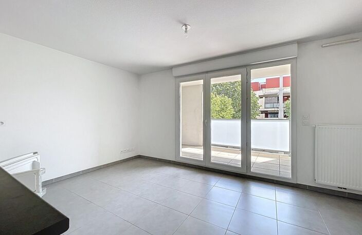 T2 AVEC TERRASSE ET PARKING — photo 3