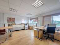 Box 212 m2 dont 39m² de bureau - Zone d'activités ANET — photo 2