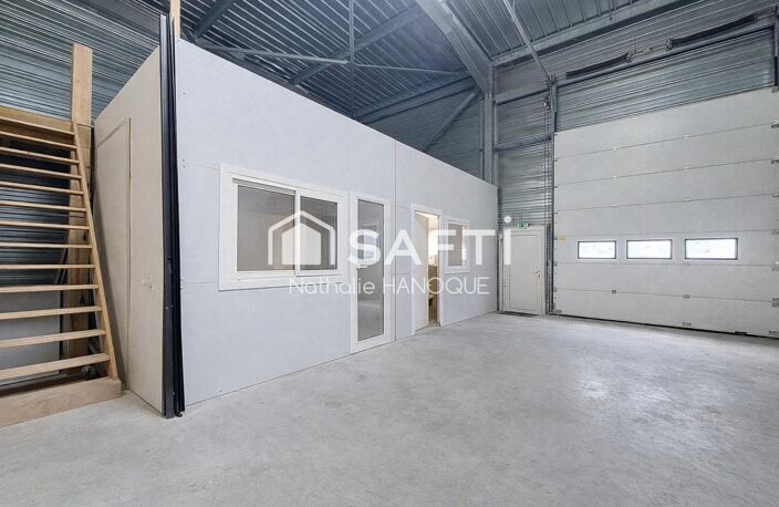 Box 212 m2 dont 39m² de bureau - Zone d'activités ANET — photo 4