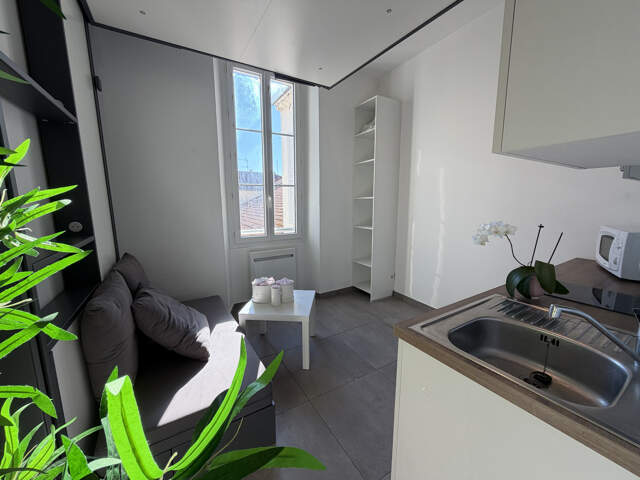 STUDIO CENTRE-VILLE HYERES — photo du bien