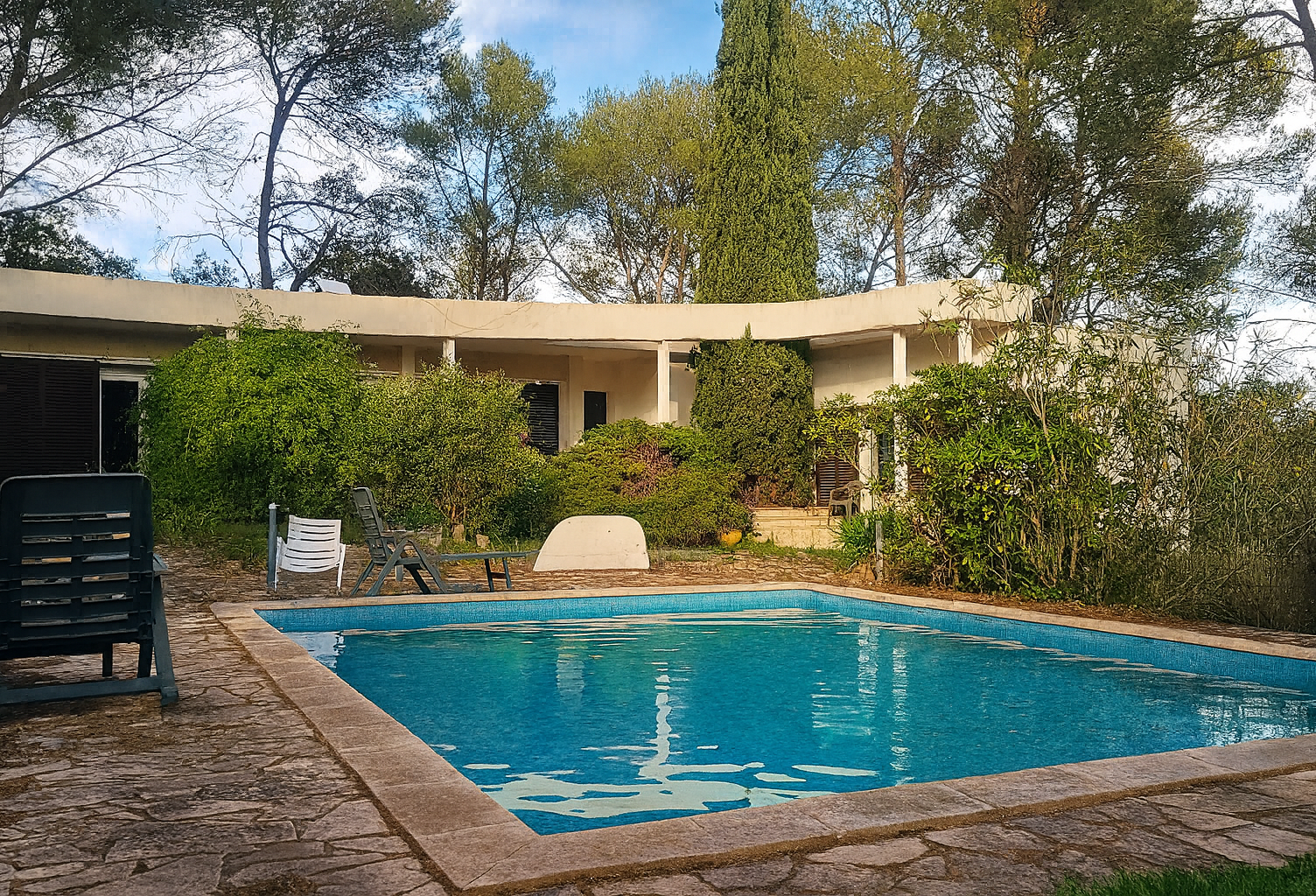 VILLA CONTEMPORAINE 6 PIECES AVEC PISCINE ET GARAGE — photo 1