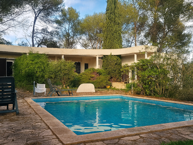 VILLA CONTEMPORAINE 6 PIECES AVEC PISCINE ET GARAGE — photo du bien