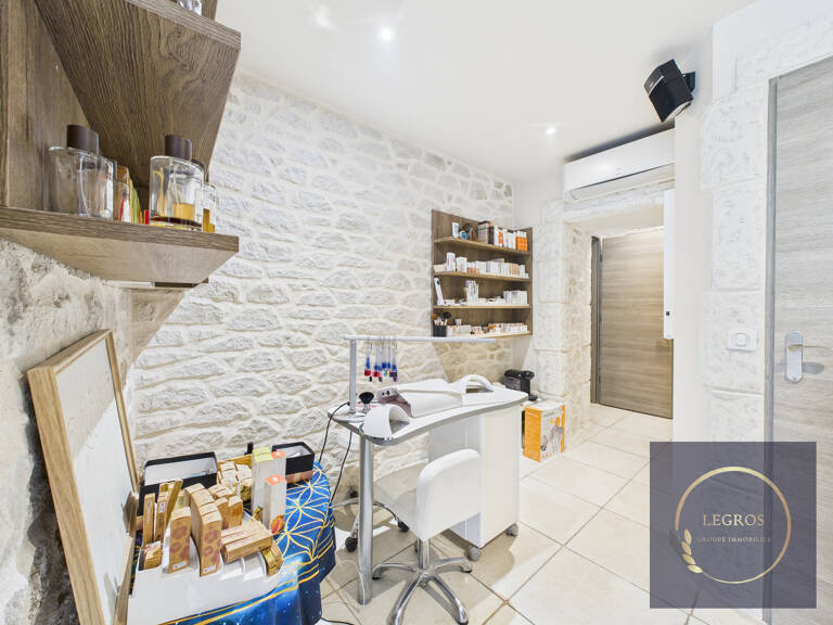 Local commercial a vendre centre ville de Graveson — photo 1