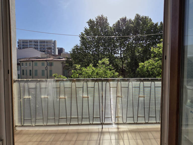 Grand appartement rare balcon 13003 — photo 1