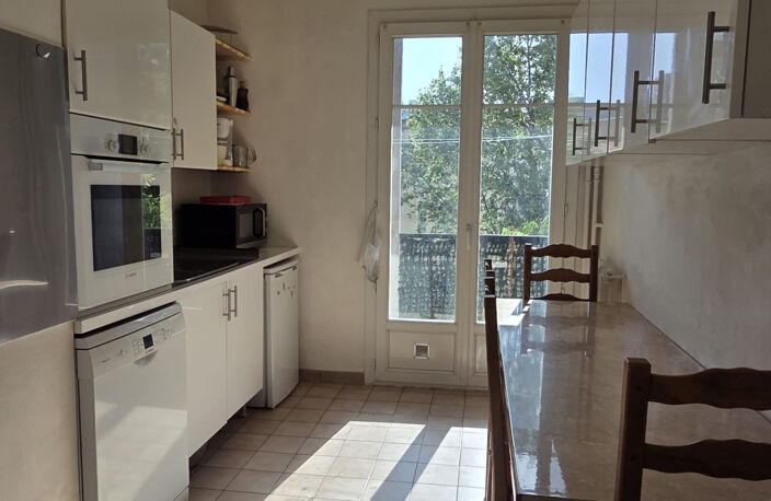 Grand appartement rare balcon 13003 — photo 4