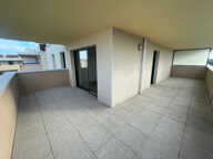 APPARTEMENT T3 AVEC TERRASSE ET ASCENSEUR AU DERNIER ETAGE A — photo 2
