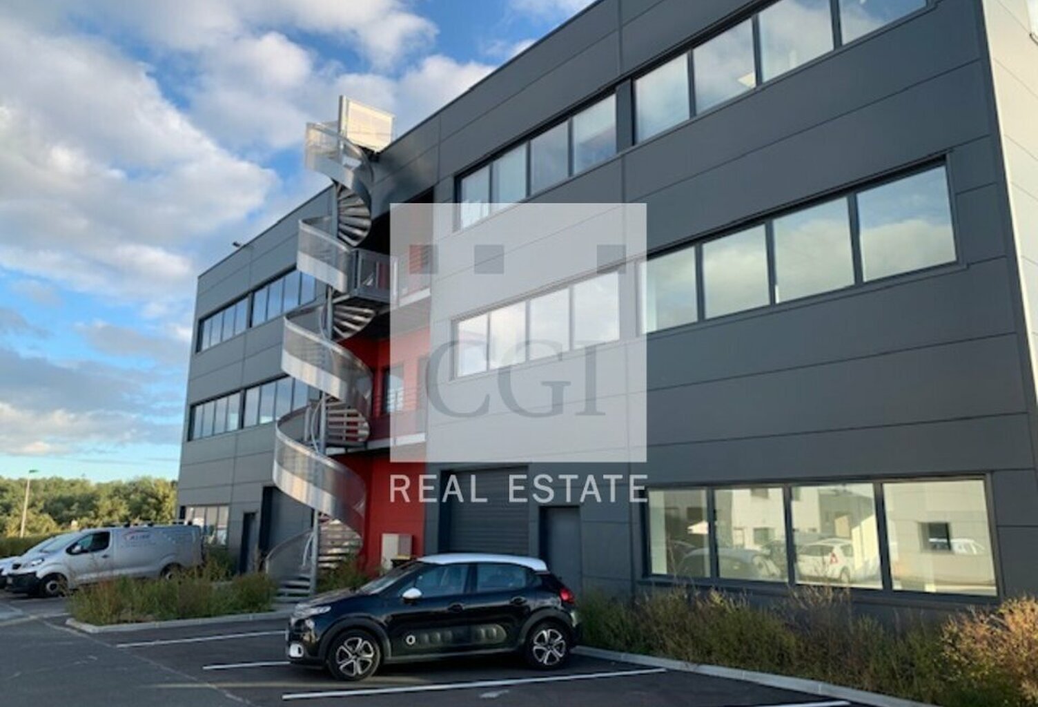 BUREAUX à LOUER — photo 1