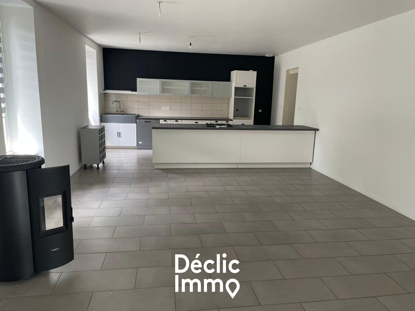 Villa / Maison  T4 à louer Pineaux (Les) 85320