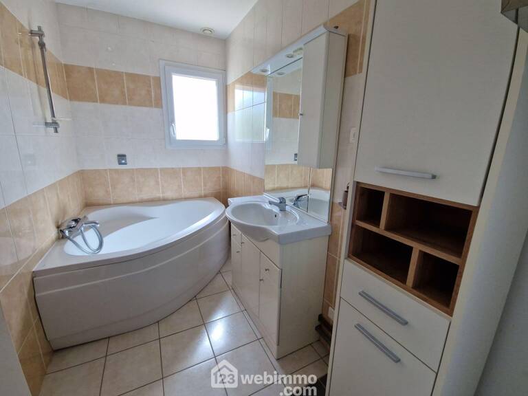 Maison - 112m² - La Roche-sur-Yon — photo 1
