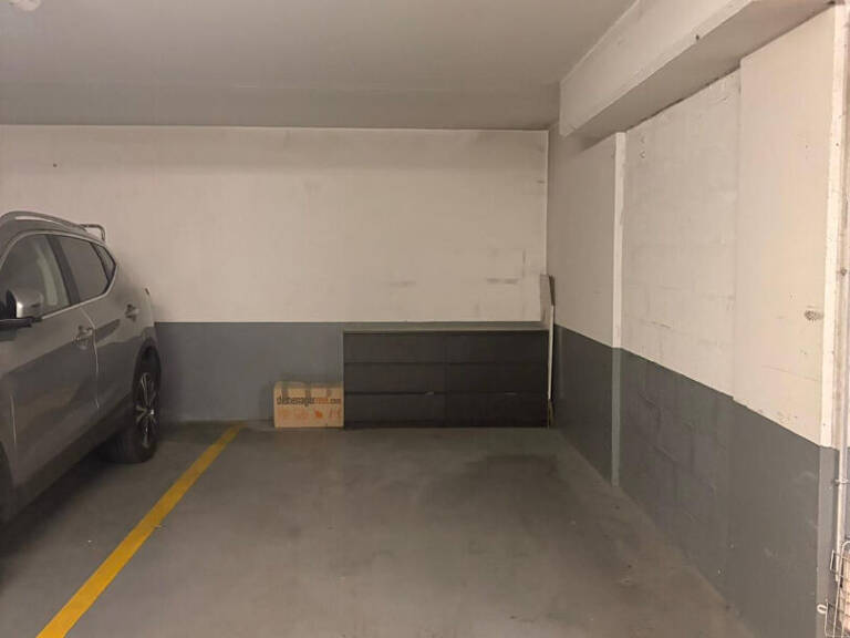 Emplacement de parking sécurisé à vendre  - Rue Christiani — photo 1
