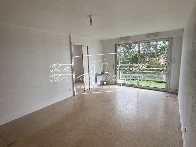 Appartement T3 lumineux avec balcon, parking et cave à Rezé — photo du bien