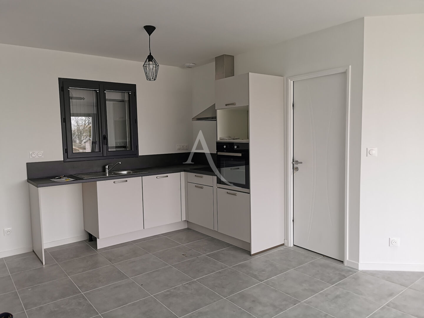 Villa / Maison  T4 à louer Tonnay-Charente 17430