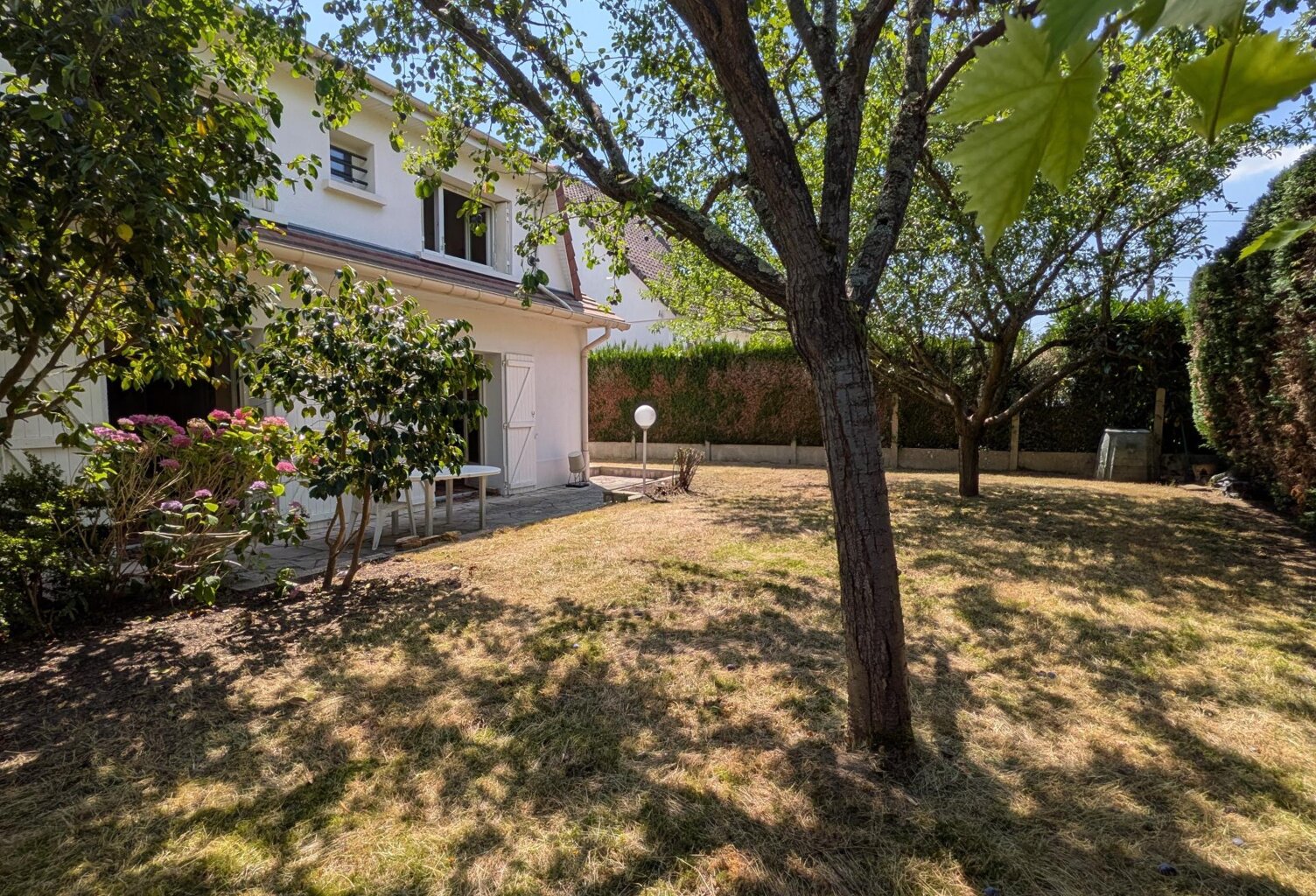 Centre-ville, maison 4/5 chambres avec jardin et garage — photo 1