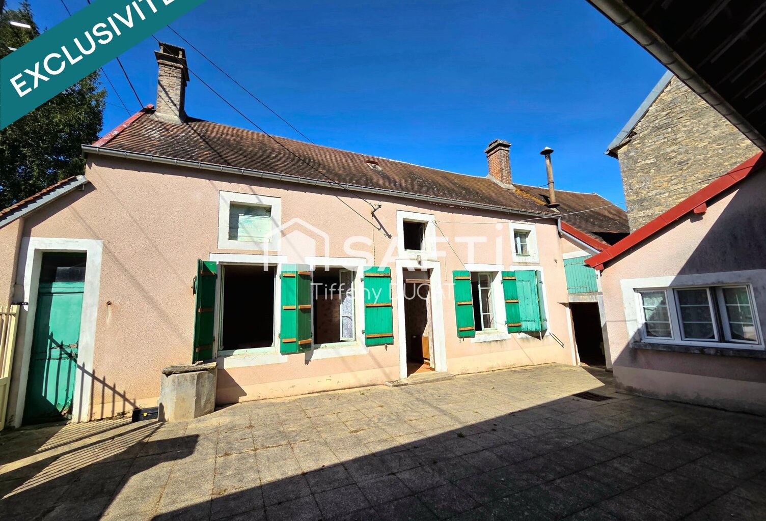 Maison avec dépendances et verger à rénover — photo 1