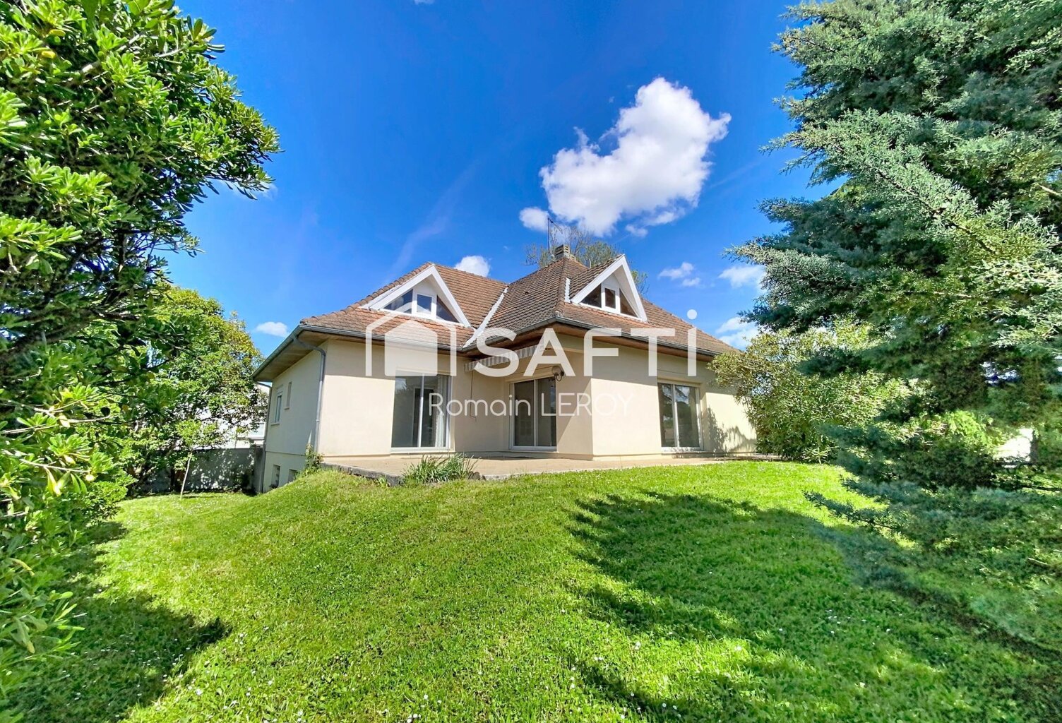 Carbon Blanc : Belle propriété familiale - 5 chambres - avec sous-sol — photo 1