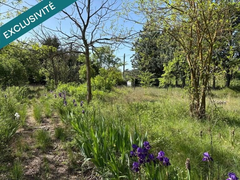 Terrain constructible de 880m2 en zone UC — photo 1