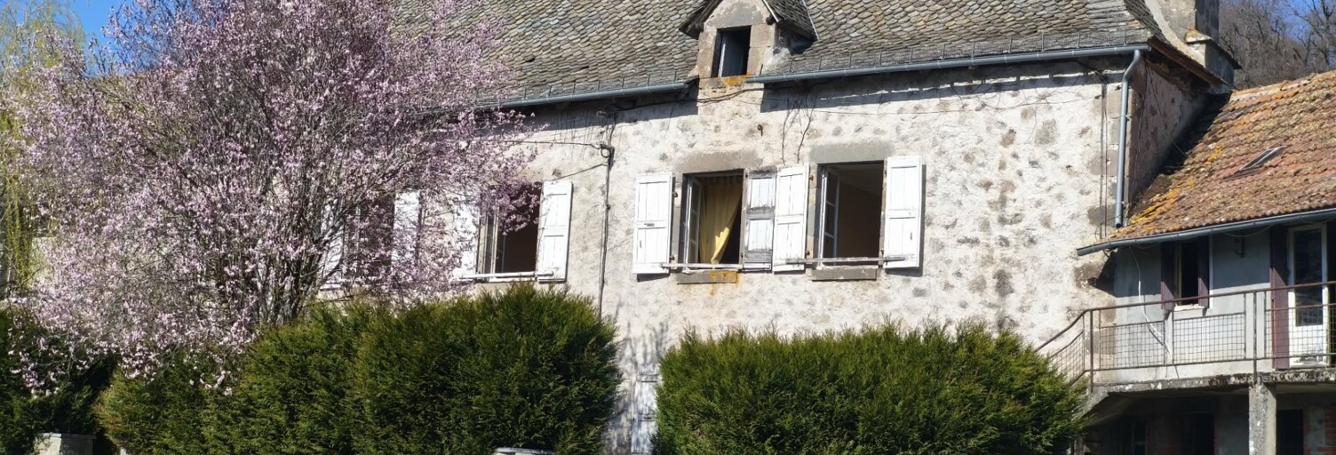 Maison 6 Pièces 350 m² à vendre à Mur-de-Barrez (12600)