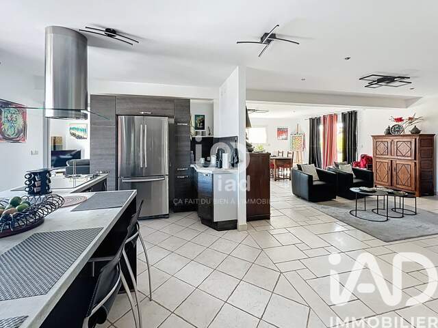 Vente Maison traditionnelle 8 pièces — photo du bien