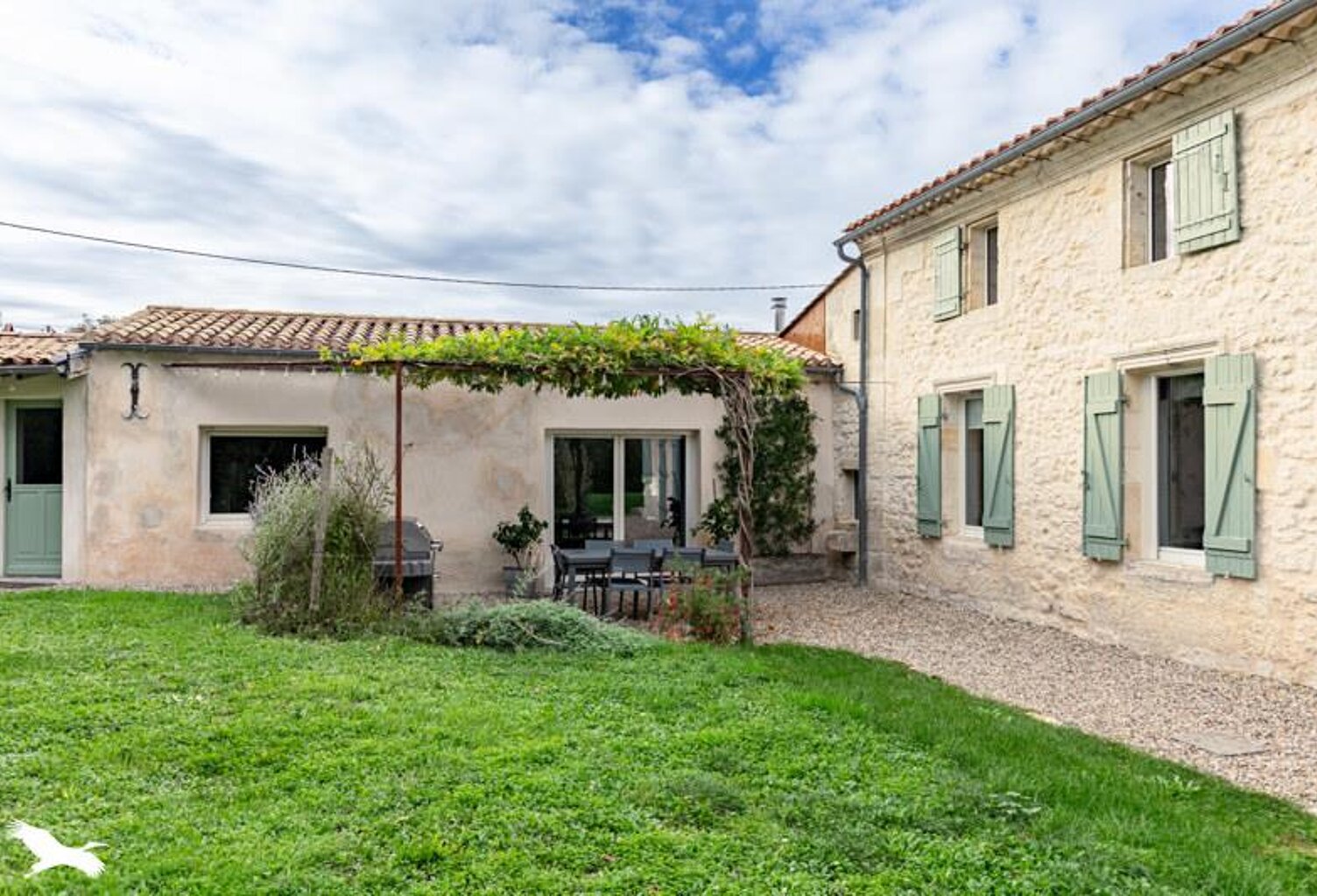 Maison en pierre de 5 pièces principales — photo 1