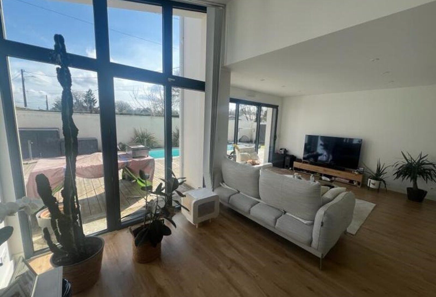Contemporaine de 6 pièces principales — photo 1