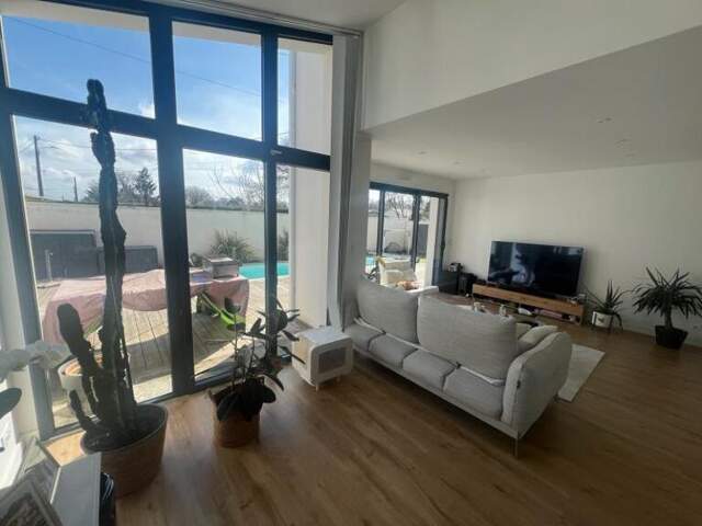 Contemporaine de 6 pièces principales — photo du bien