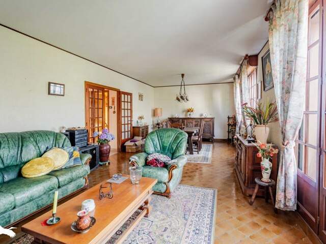 Maison de ville de 6 pièces principales — photo du bien