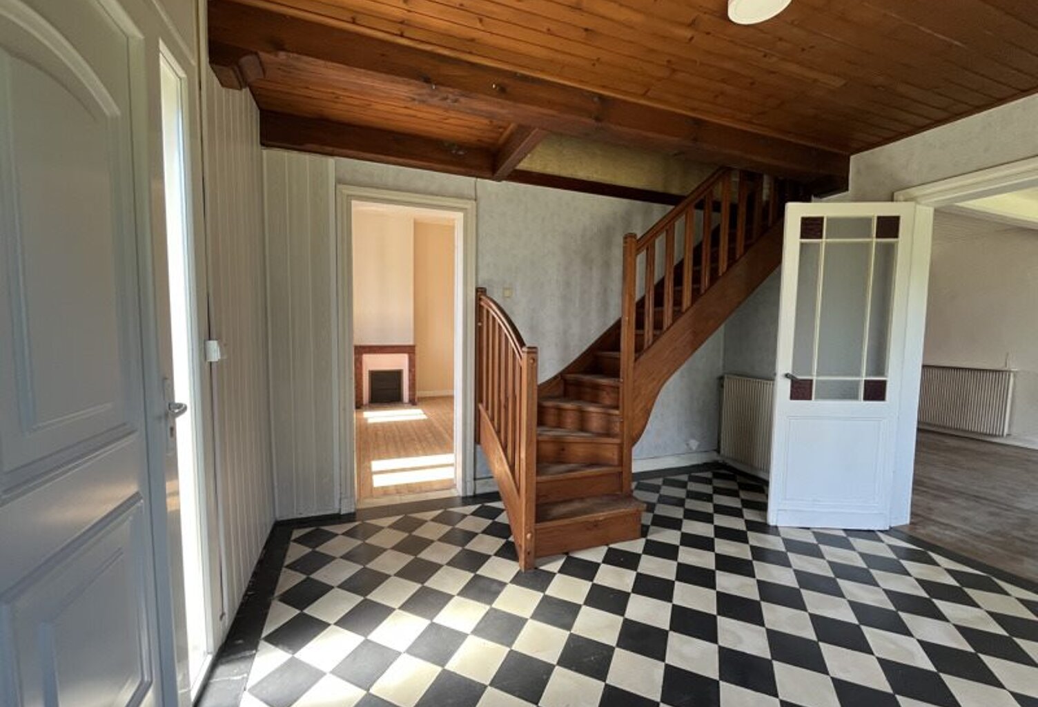 Maison en pierre de 6 pièces principales — photo 1