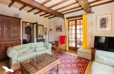 Maison en pierre de 10 pièces principales — photo du bien
