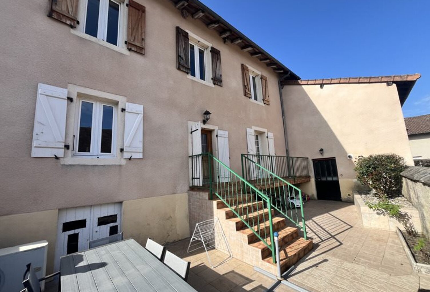Maison de bourg de 7 pièces principales — photo 1