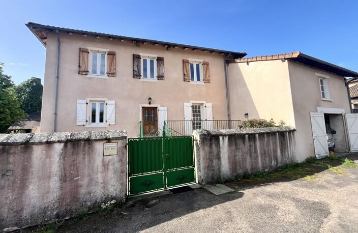Maison de bourg de 7 pièces principales — photo 2