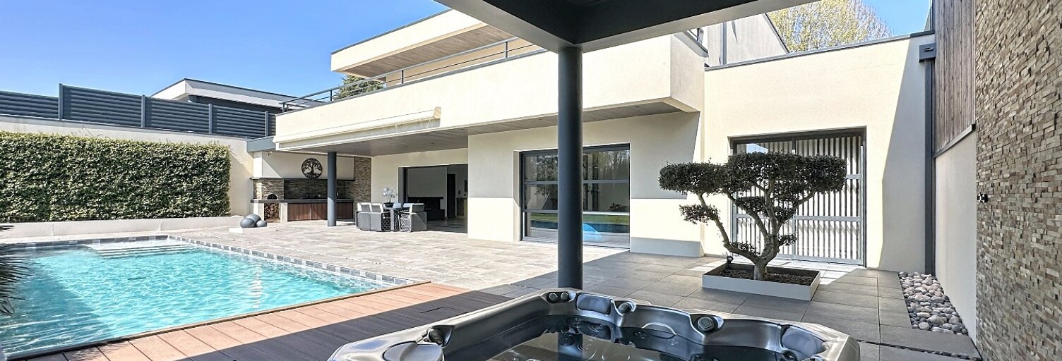 Maison 7 Pièces 242 m² à vendre à Idron (64320)