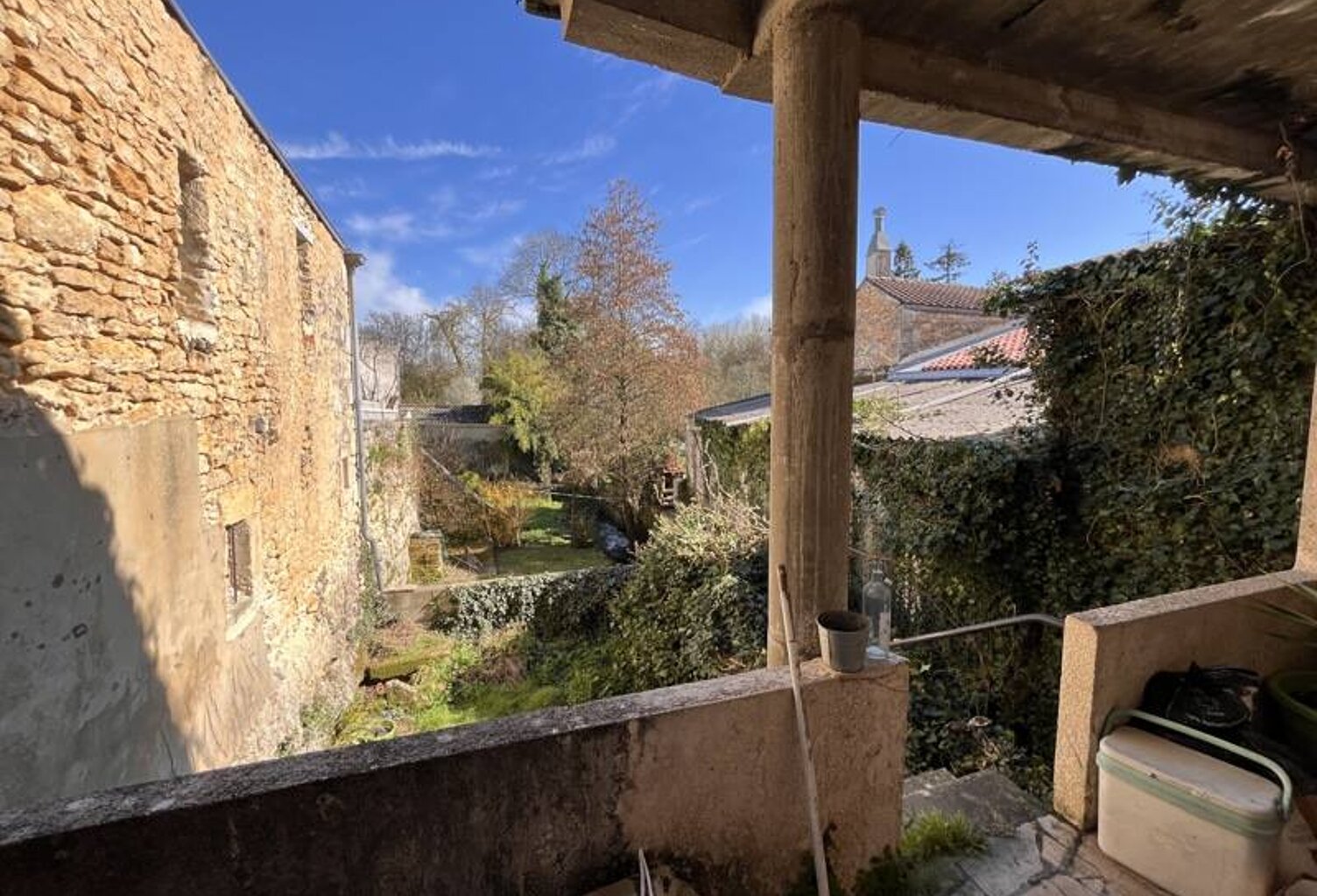 Vente immeuble   Pons (17800) — photo 1