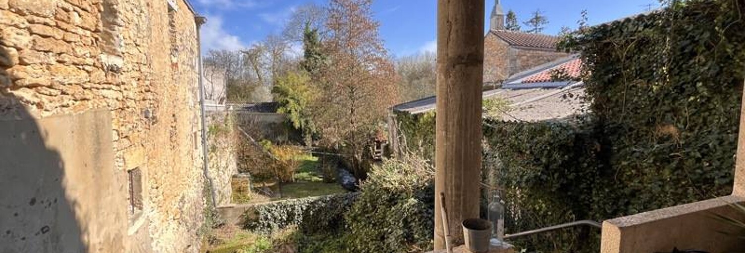Immeuble   m² à vendre à Pons (17800)