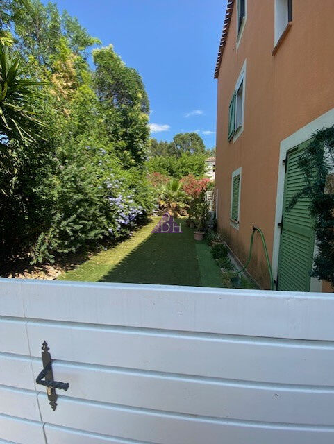 Appartement  T2 à louer Hyères 83400