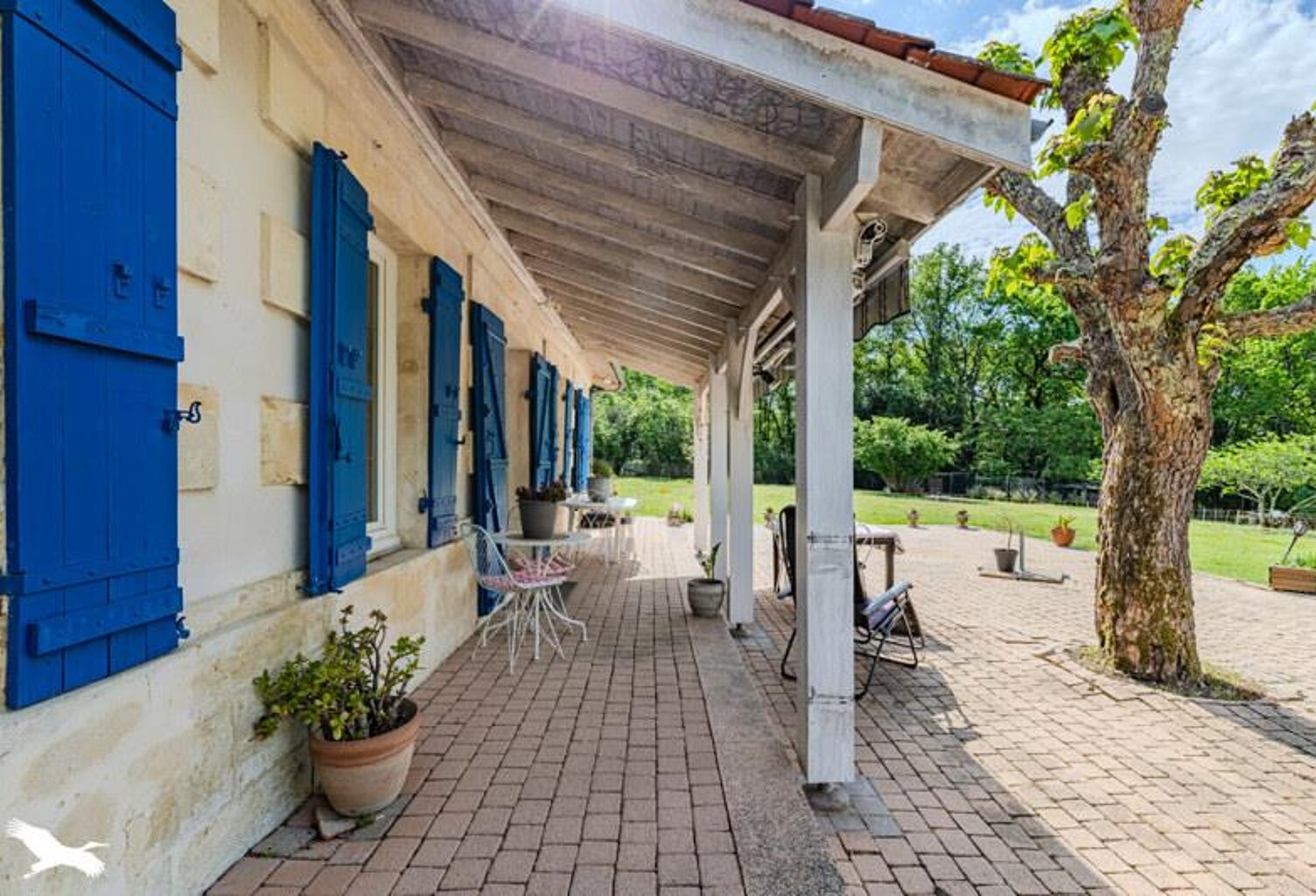 Maison en pierre de 7 pièces principales — photo 1