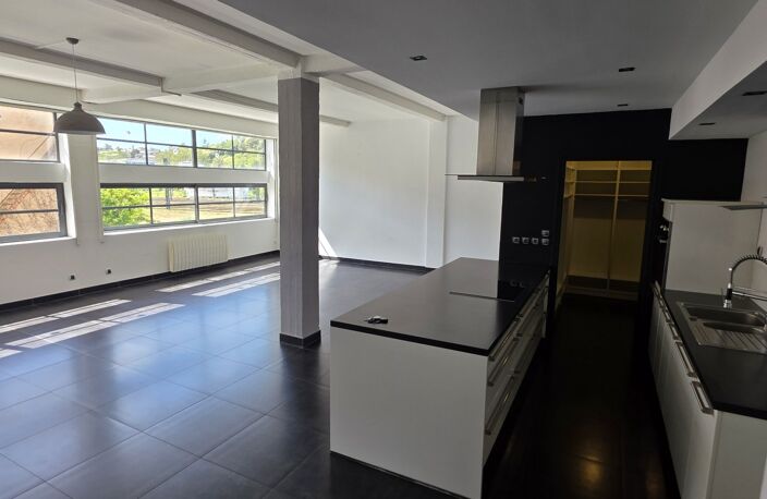 LOFT D'EXCEPTION  97m² de lumière. Beaux volumes . — photo 3