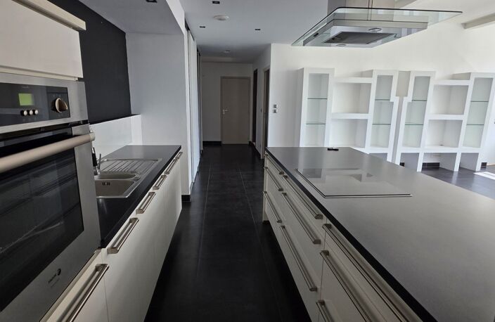 LOFT D'EXCEPTION  97m² de lumière. Beaux volumes . — photo 4