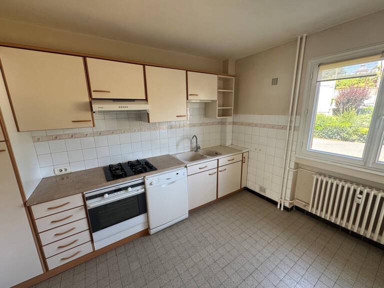 F3 - VIVARAIZE AVEC GARAGE ET CAVE — photo 1