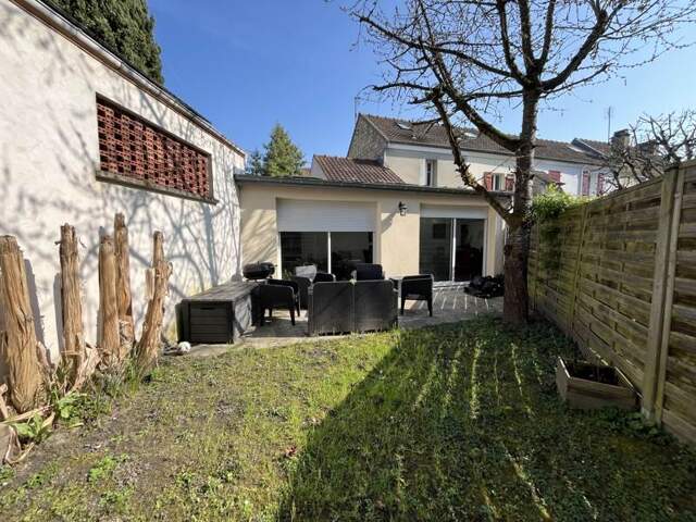 Maison de ville de 6 pièces principales — photo du bien