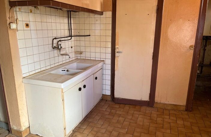 Maison en pierre de 4 pièces principales — photo 2