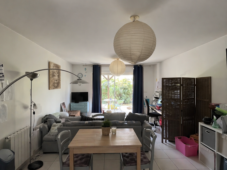 Appartement rez-de-jardin dans résidence calme — photo 1