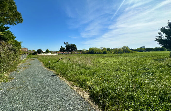 TERRAIN VIABILISÉ IDÉALEMENT SITUÉ A ROYAN AU PRIX DE 178 20 — photo 2
