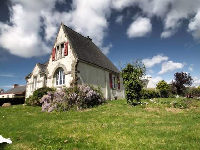 Maison en pierre de 6 pièces principales — photo du bien
