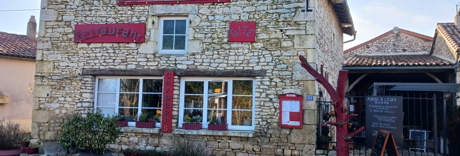 Commerce  222 m² à vendre à Usson-du-Poitou (86350)
