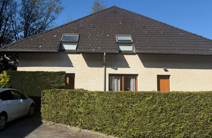 A VENDRE IMMEUBLE DE RAPPORT COMPOSE DE T4 - CHALLES LES EAU — photo 2