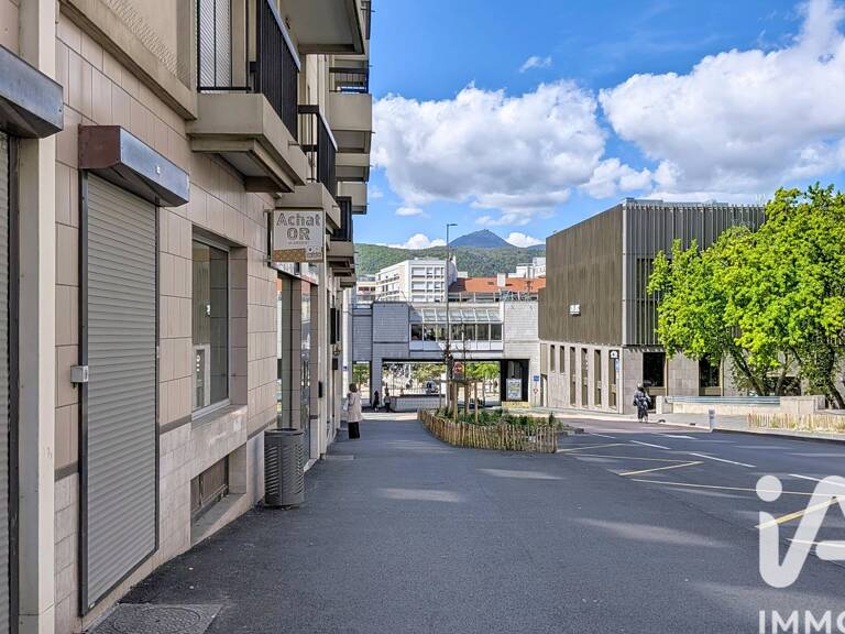 Vente Boutique/Local commercial 100 m&sup2; — photo 1